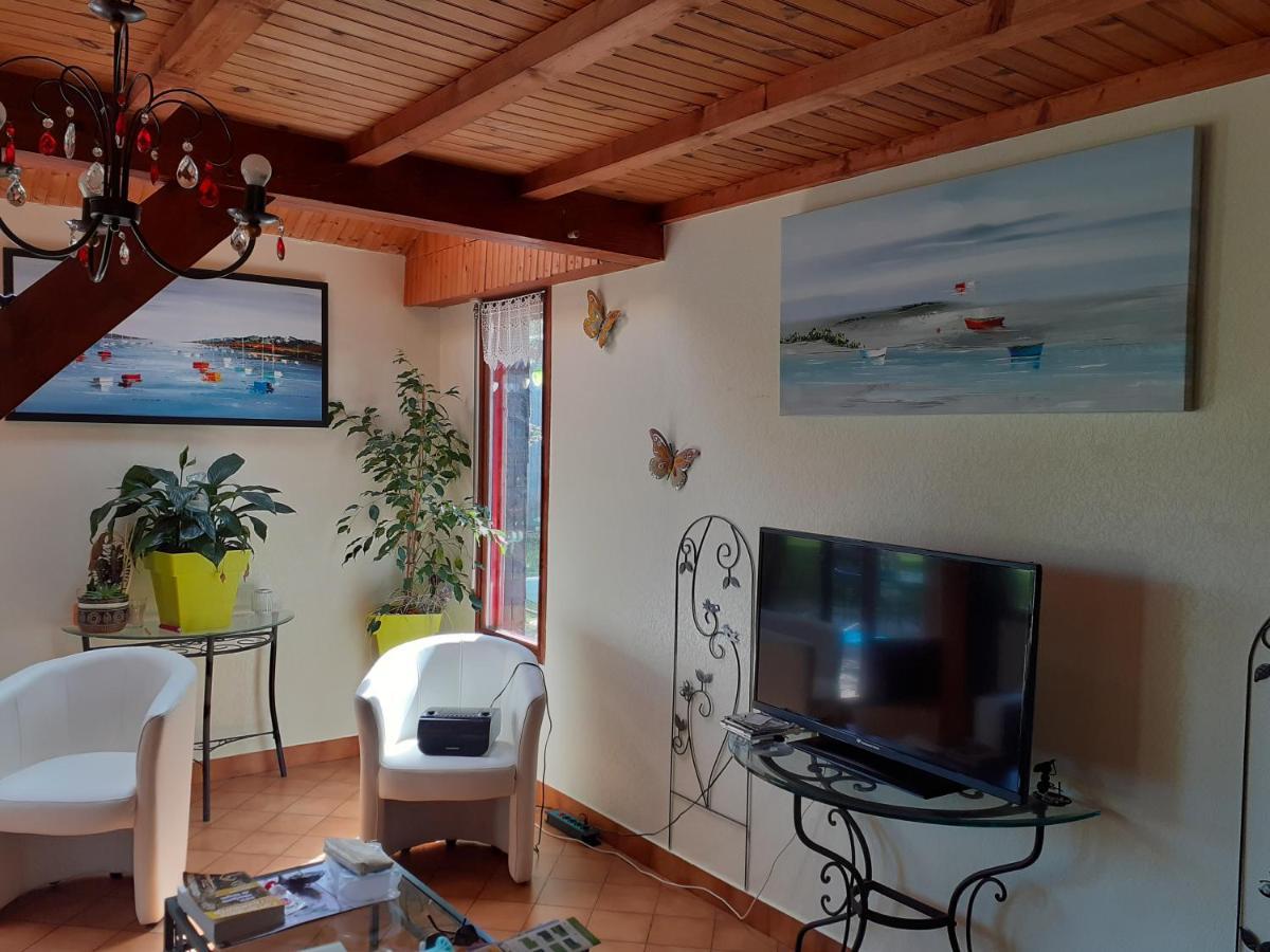 Chez Christine Noyal-Pontivy Exterior foto